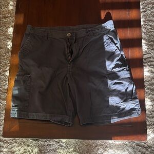 Columbia Men's gray Cargo Shorts